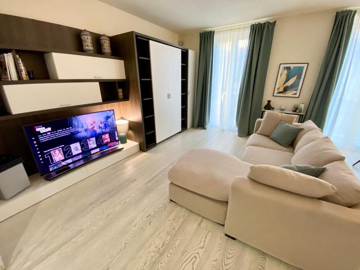 Front Beach Apartments Viareggio Luaran gambar