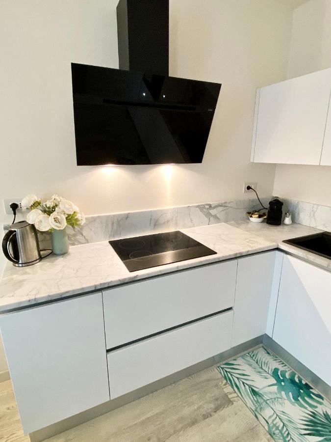 Front Beach Apartments Viareggio Luaran gambar