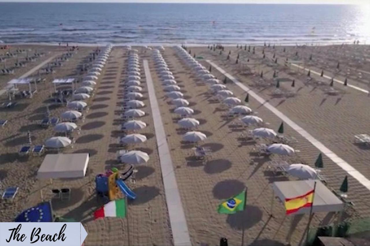 Front Beach Apartments Viareggio Luaran gambar